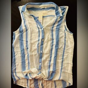 Women’s Francesca's Collections New w/tags Blue and White Button Down Shirt